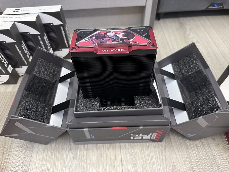 [開箱] 瓦爾基里 Valkyrie SL125 + Thermalright TL-C14C