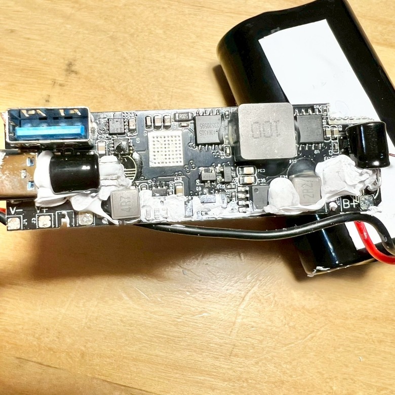 開箱+拆解萬能充MAX