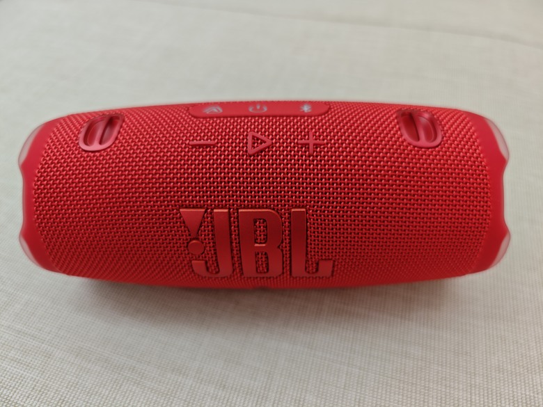 五彩繽紛的時尚配件 - JBL Charge 6 可攜式防水 五彩繽紛的時尚配件 - JBL Charge 6 可攜式防水藍牙喇叭開箱分享~