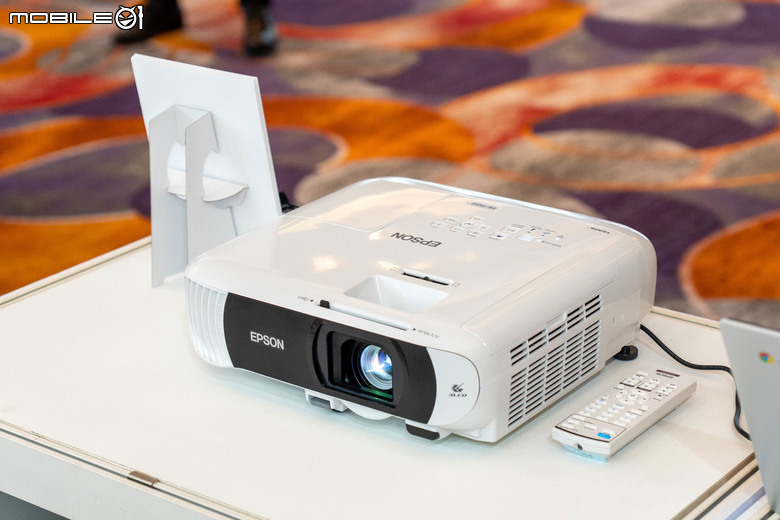Epson 推出內建 WiFi 6E 與支援蘋果 Airplay 無線播放的商用投影機 提供辦公/教育/娛樂面向更多彈性應用
