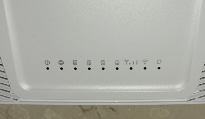 點我看大圖 4G 插卡即連!D-Link G403C 開箱 | 家中網路斷線也不怕