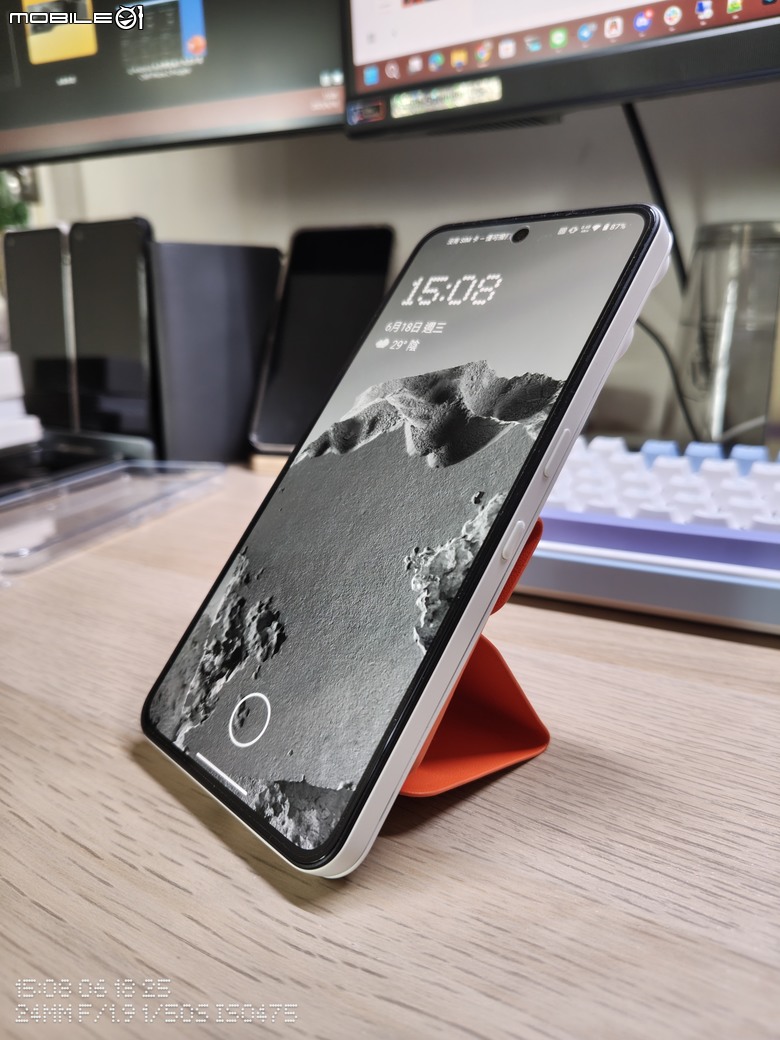 點我看大圖 潮流設計×高性價比:CMF by Nothing Phone 2 Pro 完整開箱