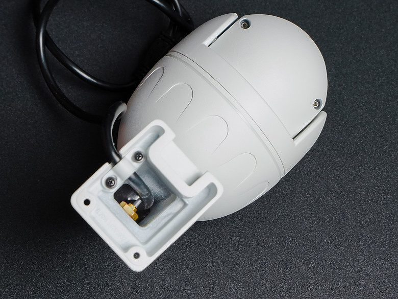 [開箱] FOSCAM SD2 2.4/5G Wi-Fi 360度可變焦4X ipcam 室外型 無主機監視器