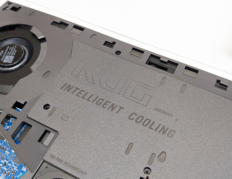 STRIX G815LW 免工具升級64G記憶體過程、接外接螢幕跑看看