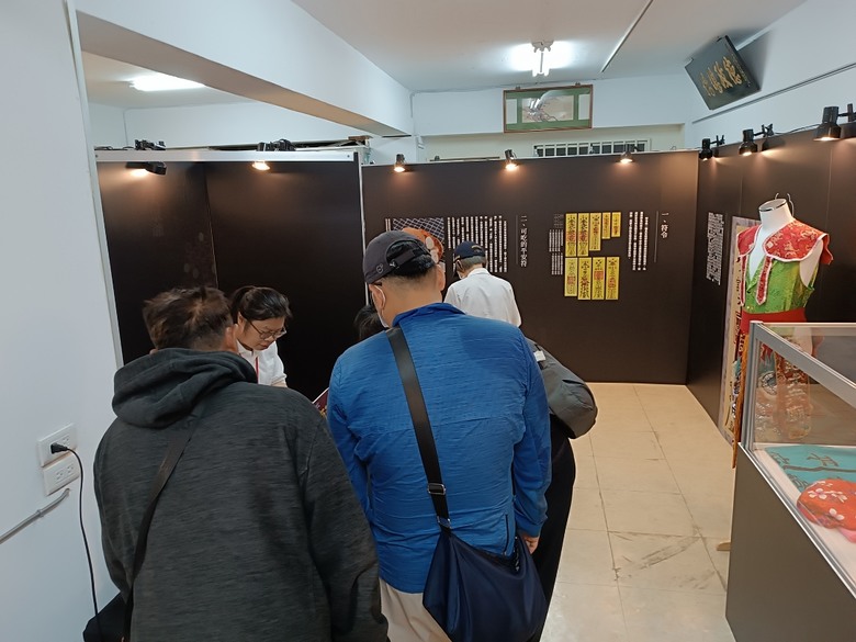帶領探訪新莊故事 之 2025潮盛新莊活動 —《廟街:眾神連線》集章散策 與 《祭典中的ㄈㄨˊ碼》特展