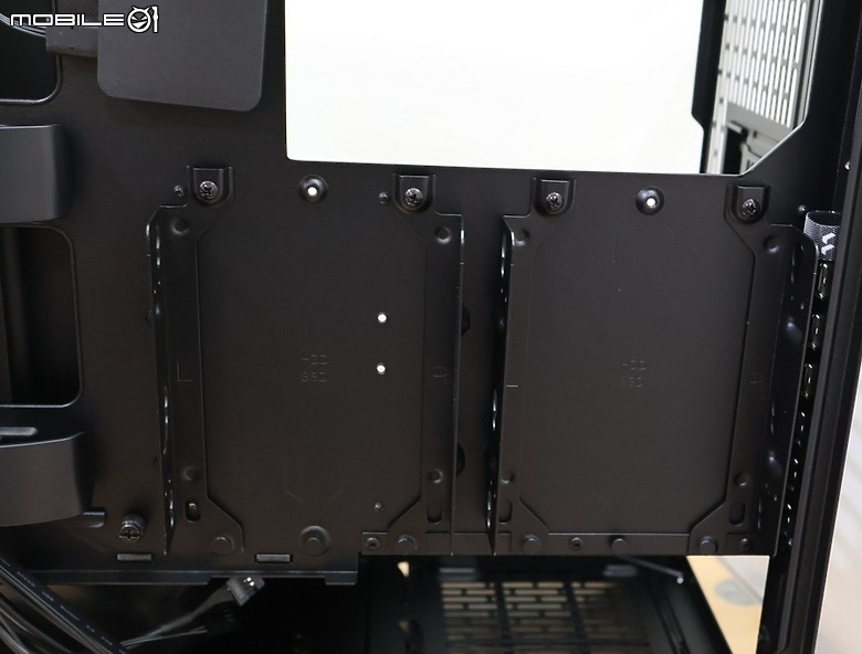 點我看大圖 歷久彌新改版升級 Fractal Design Meshify 3 RGB 開箱