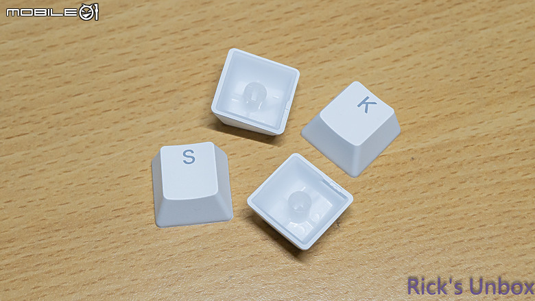 【開箱】海盜船新設計語言80%磁軸鍵盤 | CORSAIR K70 PRO TKL WHITE