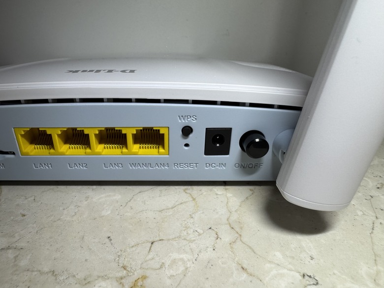 點我看大圖 4G 插卡即連!D-Link G403C 開箱 | 家中網路斷線也不怕