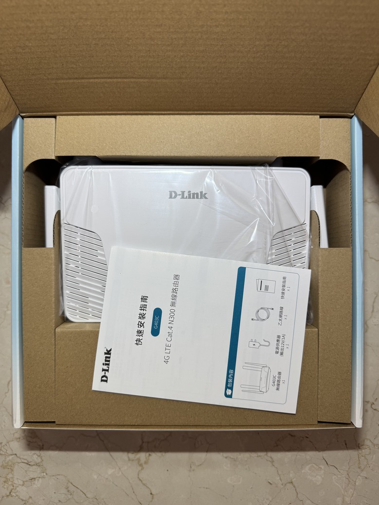 點我看大圖 4G 插卡即連!D-Link G403C 開箱 | 家中網路斷線也不怕