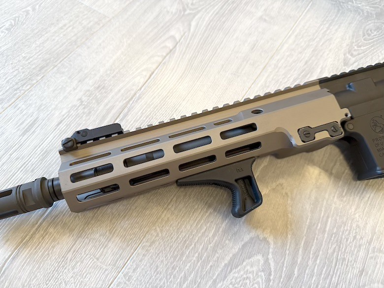 GHK MK16 URG-I 10.3吋版氣動空氣軟槍外觀改裝 | 黑色經典現代套裝歷久不衰