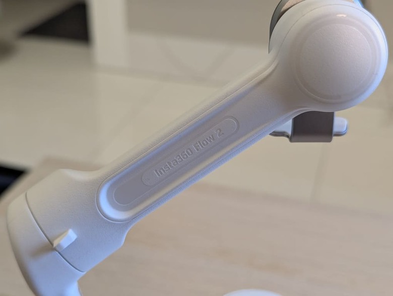Insta360 Flow 2 手機穩定器開箱：平價入門三軸雲台