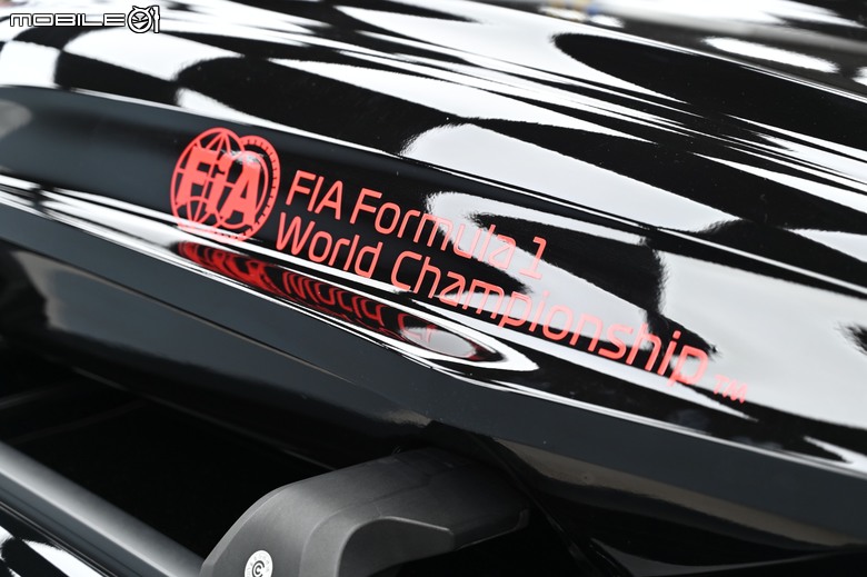 [分享]AMG E43 ESTATE F1 SAFETY CAR 塗裝 彩貼分享