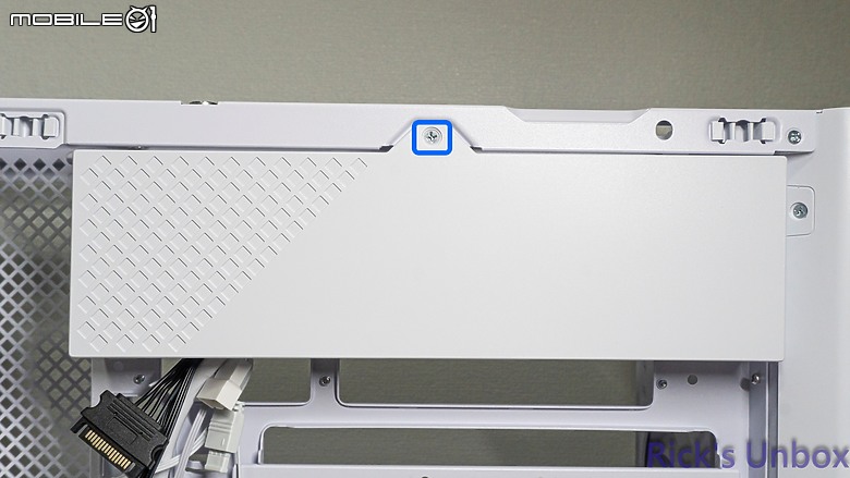【開箱】可上下顛倒展示的機殼 | MONTECH HS01 PRO WHITE