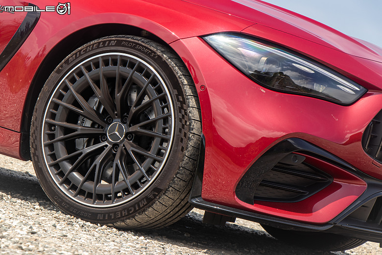 Mercedes-AMG CLE 53 4MATIC+ Cabriolet 試駕|性能底子一把罩,開篷吹風更逍遙!feat. A208 CLK