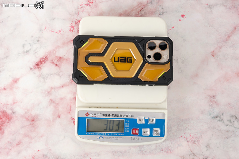 UAG頂級特仕保護殼 x 配件開箱｜極致用料拼質感！
