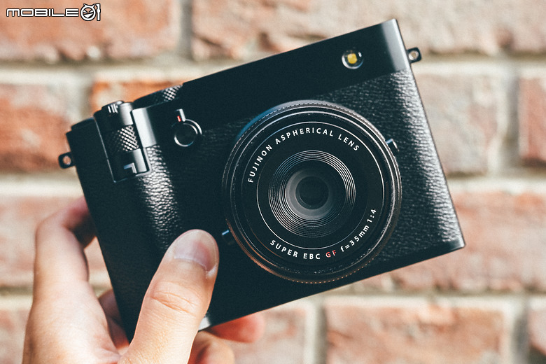 FUJIFILM GFX100 RF 評測報告｜為構圖加上轉盤、畫素破億的中判隨身機！
