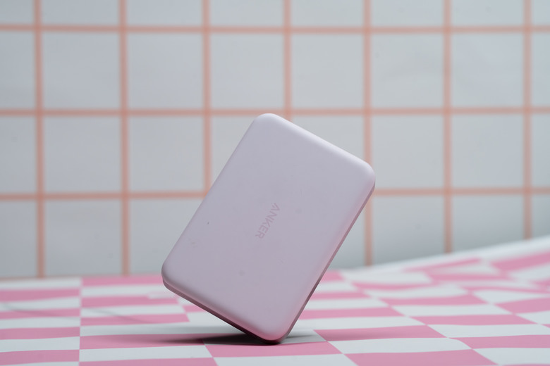 【開箱測試】A1664 Anker MagGo 超薄磁吸行動電源 10000mAh Qi2 15W 超薄 質感超好