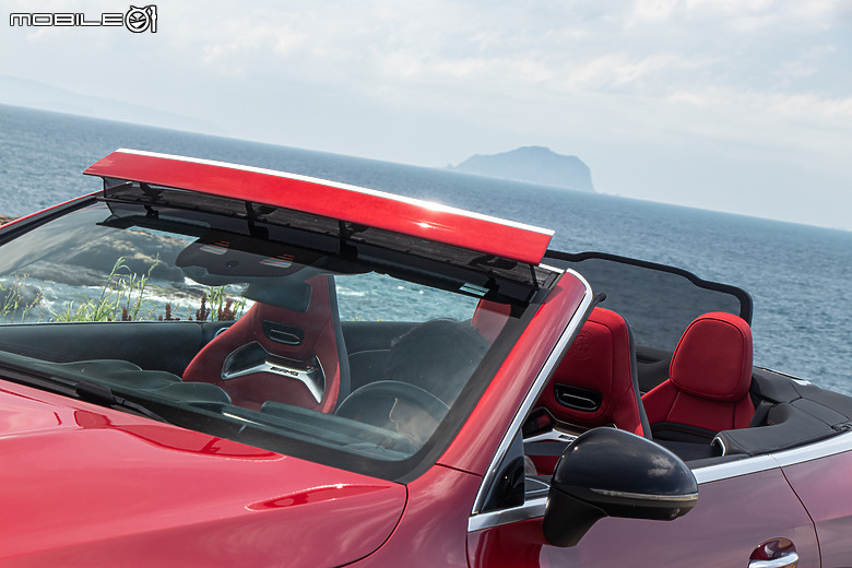 Mercedes-AMG CLE 53 4MATIC+ Cabriolet 試駕|性能底子一把罩,開篷吹風更逍遙!feat. A208 CLK