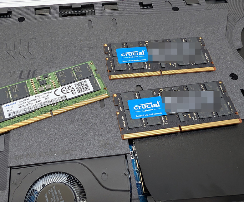 STRIX G815LW 免工具升級64G記憶體過程、接外接螢幕跑看看