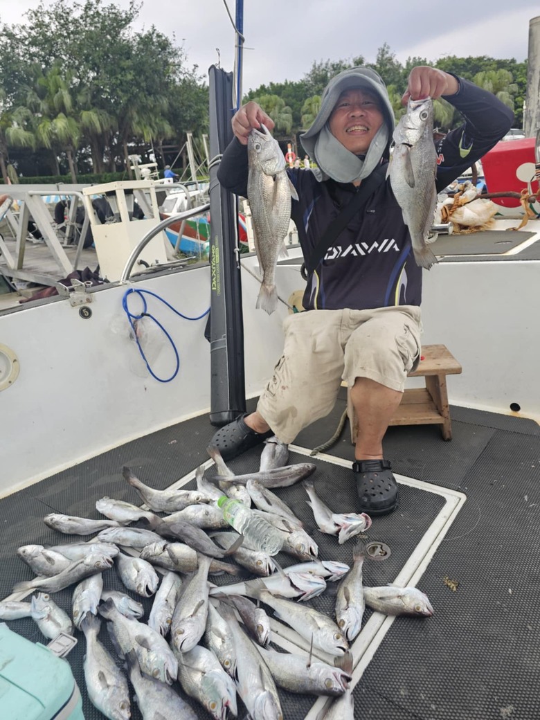 淡水漁人碼頭船釣黑喉