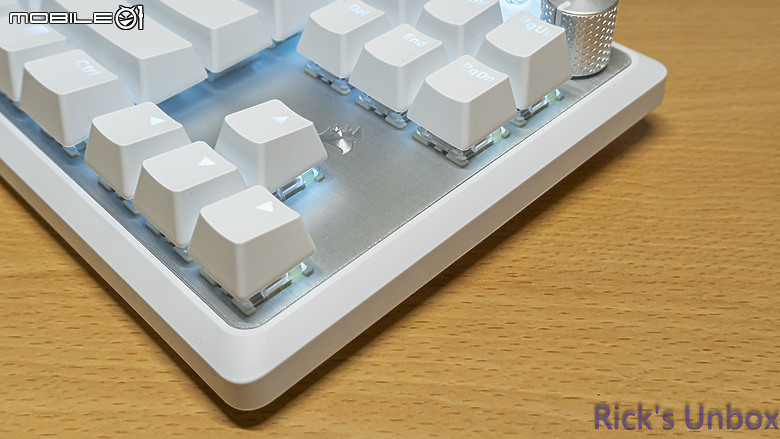 【開箱】海盜船新設計語言80%磁軸鍵盤 | CORSAIR K70 PRO TKL WHITE