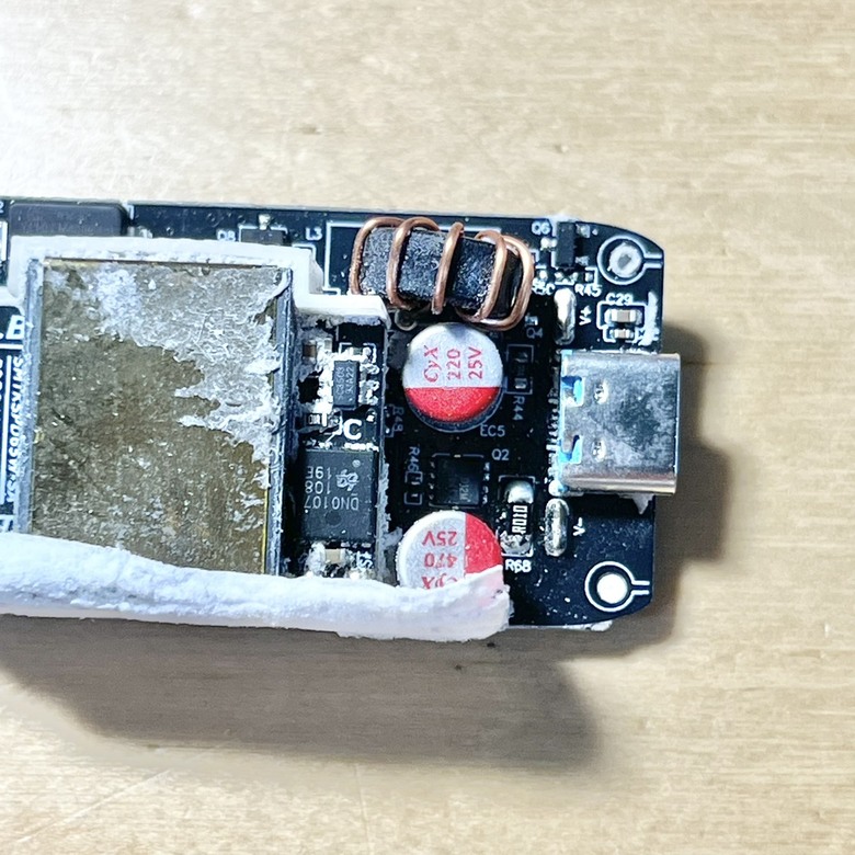 開箱+拆解萬能充MAX
