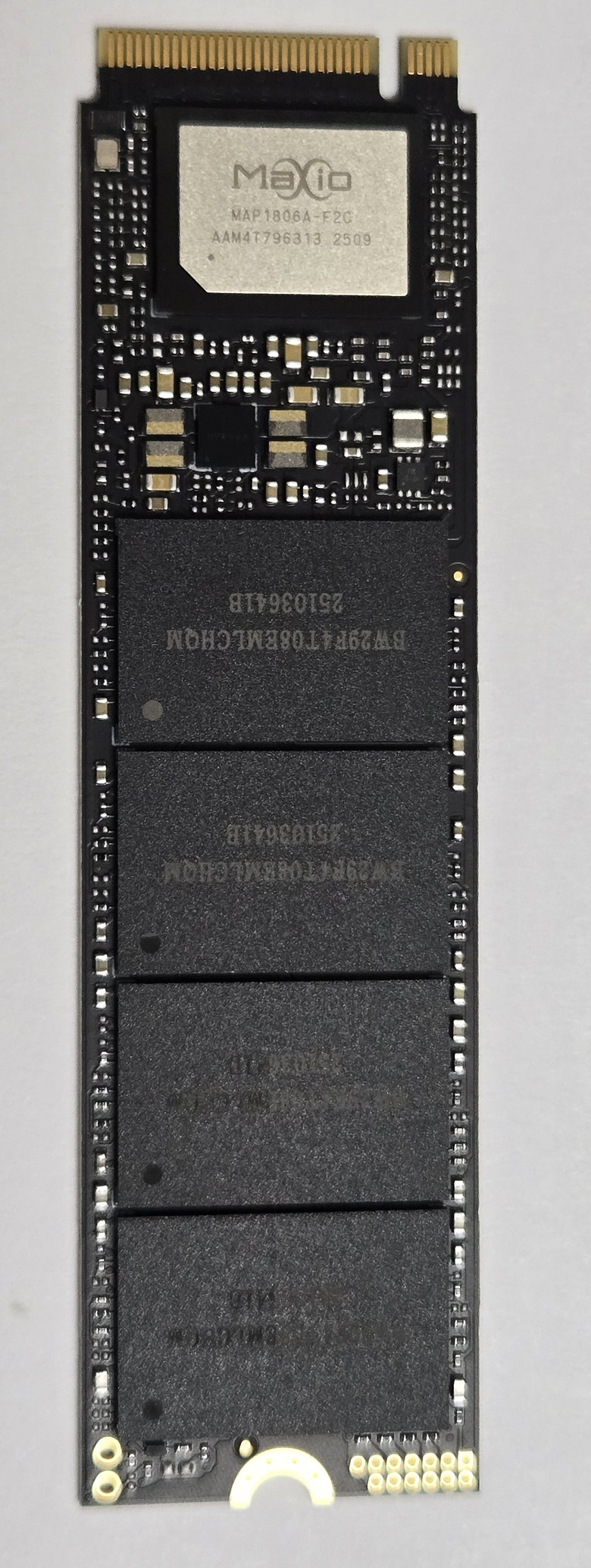 【開箱簡測】Acer Predator GM9 2TB PCIe Gen5.0 x4 (HMB) NVMe SSD 效能簡測 (圖多)