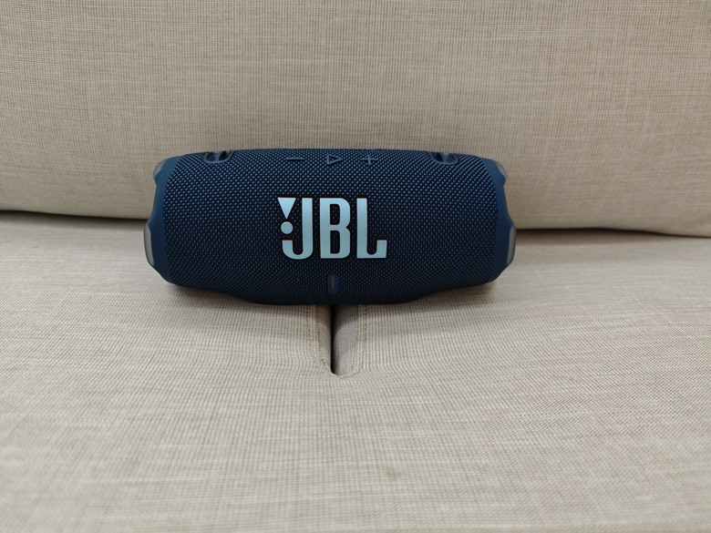 五彩繽紛的時尚配件 - JBL Charge 6 可攜式防水 五彩繽紛的時尚配件 - JBL Charge 6 可攜式防水藍牙喇叭開箱分享~