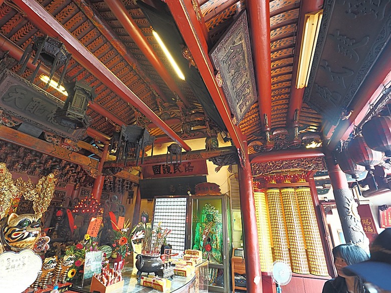 旗山火車站｜糖鐵故事館、旗山天后宮、旗山武德殿、舊鼓山國小 — 在童話故事小屋中，VR體驗搭乘糖鐵之旗山車站與老街懷舊之旅