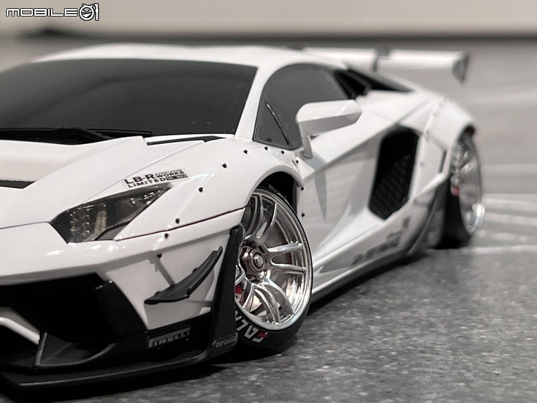 點我看大圖 【遙控模型】LB★Works 銀白戰鬥機 Lamborghini Aventador - DriftArt 4 追求華麗的行走姿態