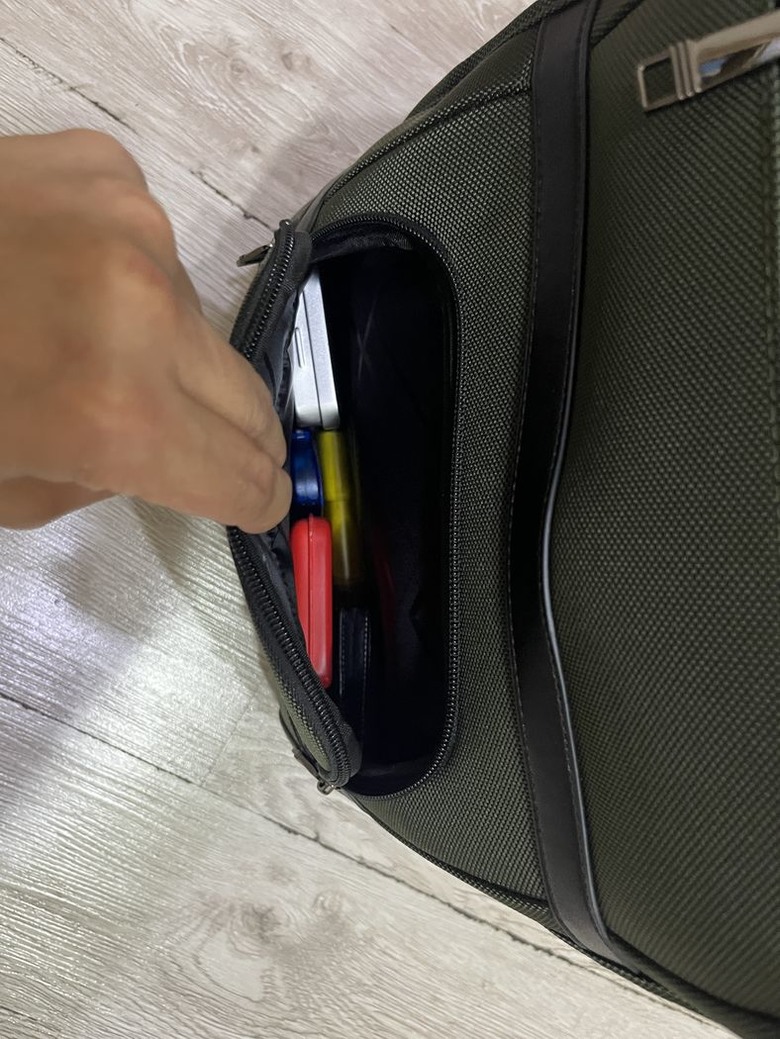 開箱 Eminent 萬國通路 商務後背包