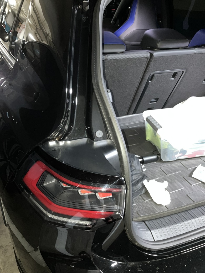 黑色新車這樣是生鏽嗎?