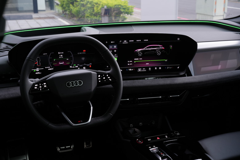 交車照片分享｜Audi SQ6 e-tron｜九次選擇，一路相伴