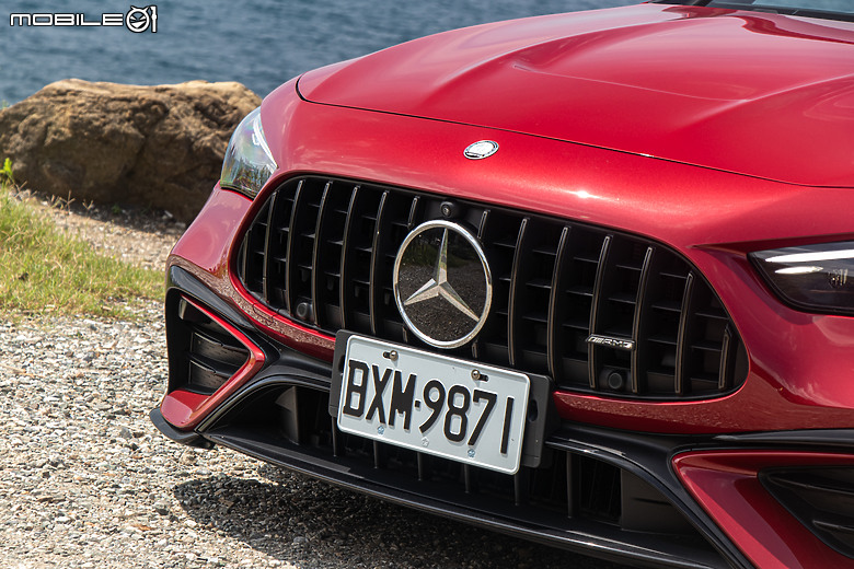 Mercedes-AMG CLE 53 4MATIC+ Cabriolet 試駕|性能底子一把罩,開篷吹風更逍遙!feat. A208 CLK