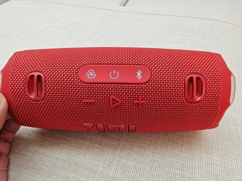 五彩繽紛的時尚配件 - JBL Charge 6 可攜式防水 五彩繽紛的時尚配件 - JBL Charge 6 可攜式防水藍牙喇叭開箱分享~