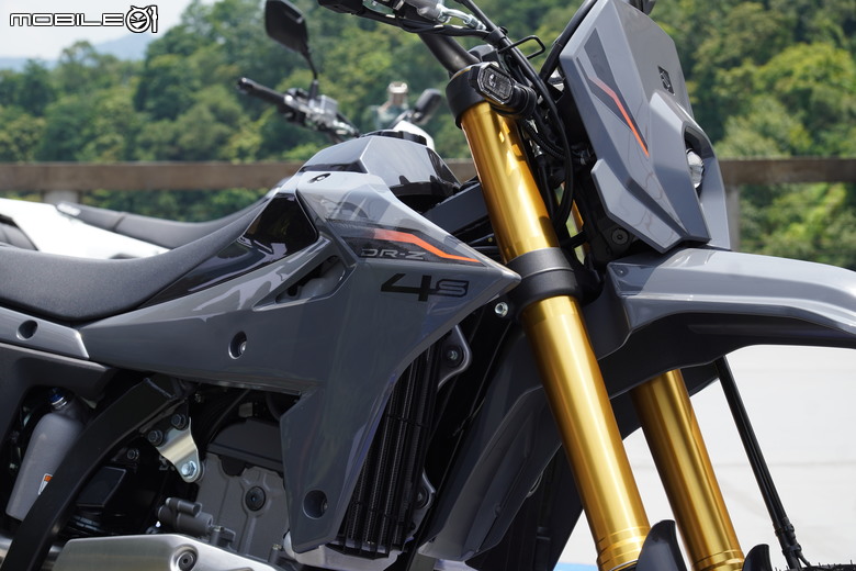傳奇歸來，野性再臨 SUZUKI DR-Z4 S / SM 發表會，越野版、滑胎版早鳥售價：368,000元！！