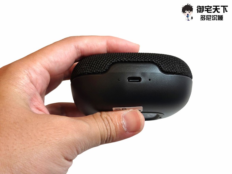 開箱｜TOZO SoundGo 隨身喇叭 - 強勁 10W 功率輸出，還配置 IPX8 防水的小鋼炮之作！
