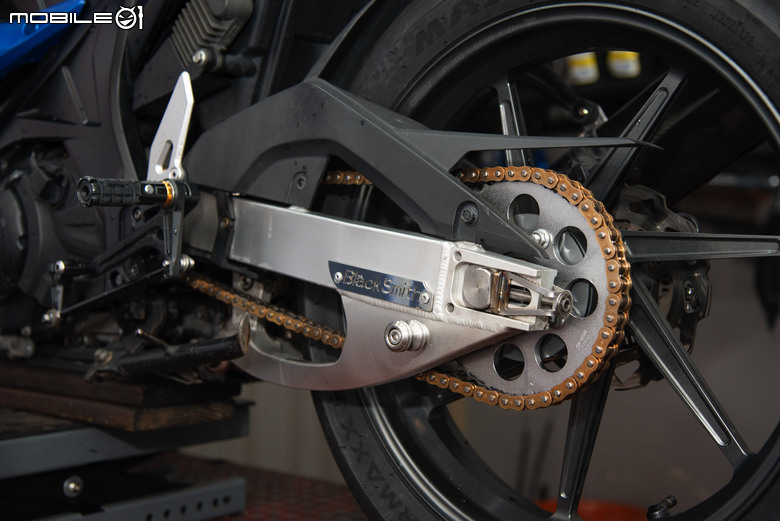 點我看大圖 GSX-R150封頂改裝!Blacksmith後輪快拆套件+全CNC搖臂開箱!