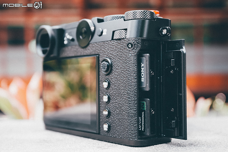 FUJIFILM GFX100 RF 評測報告｜為構圖加上轉盤、畫素破億的中判隨身機！