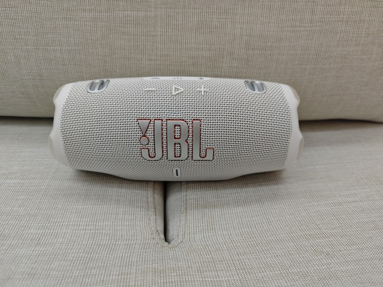 五彩繽紛的時尚配件 - JBL Charge 6 可攜式防水 五彩繽紛的時尚配件 - JBL Charge 6 可攜式防水藍牙喇叭開箱分享~