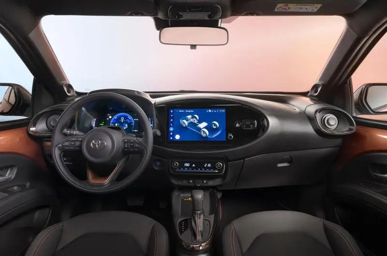 都會帥氣有型小車Toyota Aygo X 導入油電更具靈巧魅力