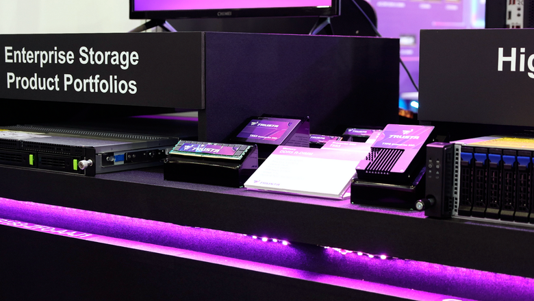 COMPUTEX 2025 ADATA 展示企業級儲存與高效能解決方案 TRUSTA、XPG