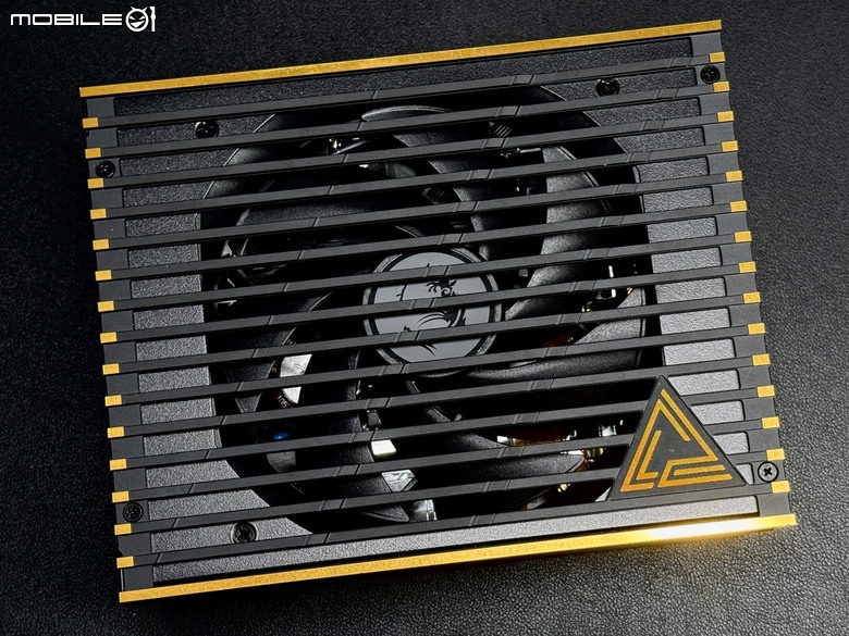 旗艦規格！MSI MEG Ai 1600T 數位電源