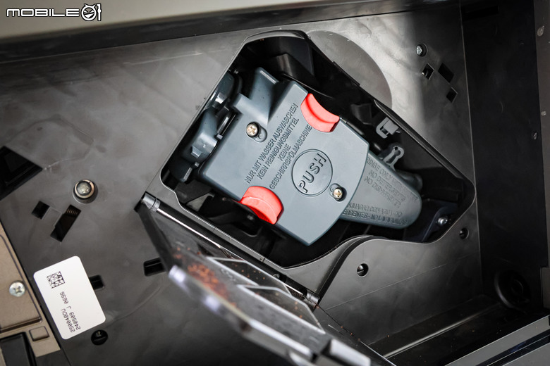 De'Longhi 全自動義式咖啡機使用體驗|專屬冷萃技術+獨立式冷熱奶泡壺設計、隨時隨地來杯風味十足的好咖啡!