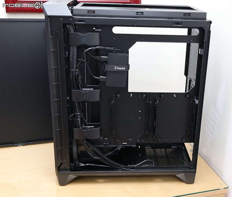 點我看大圖 歷久彌新改版升級 Fractal Design Meshify 3 RGB 開箱