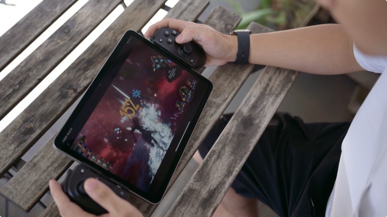 點我看大圖 躺在床上遠端玩《死亡擱淺 2》超爽!Razer Kishi V3 Pro / Razer Kishi V3 Pro XL 開箱