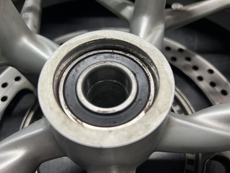 BMW R1200RT 前輪軸承DIY