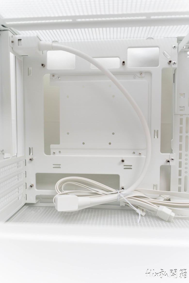 點我看大圖 緊湊小鋼砲載體 九州風神DeepCool CH260