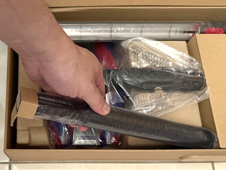 [開箱] Dyson Pencilvac Fluffycones™ (SV50 FC) 吸塵器