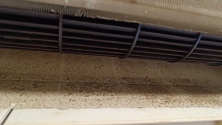 點我看大圖 連假閒閒沒出門,來洗洗冷氣